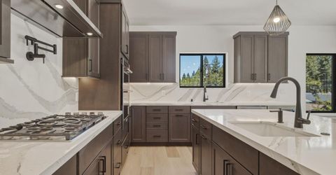 905 Linda Avenue, South Lake Tahoe, CA 96150 Photo