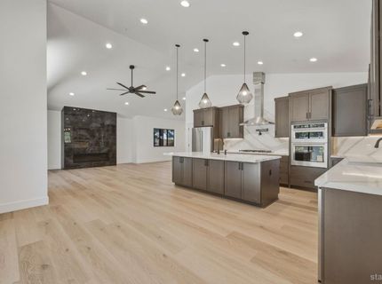 905 Linda Avenue, South Lake Tahoe, CA 96150 Photo