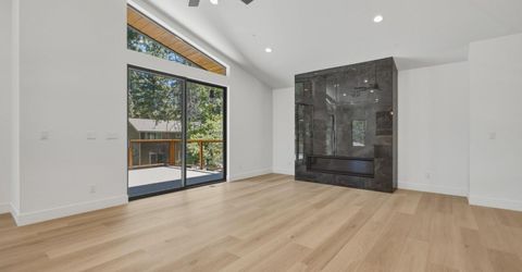 905 Linda Avenue, South Lake Tahoe, CA 96150 Photo