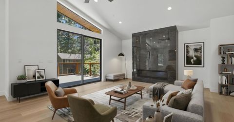905 Linda Avenue, South Lake Tahoe, CA 96150 Photo