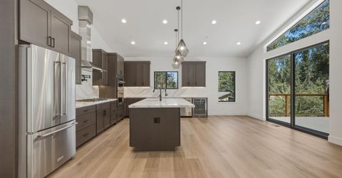 905 Linda Avenue, South Lake Tahoe, CA 96150 Photo
