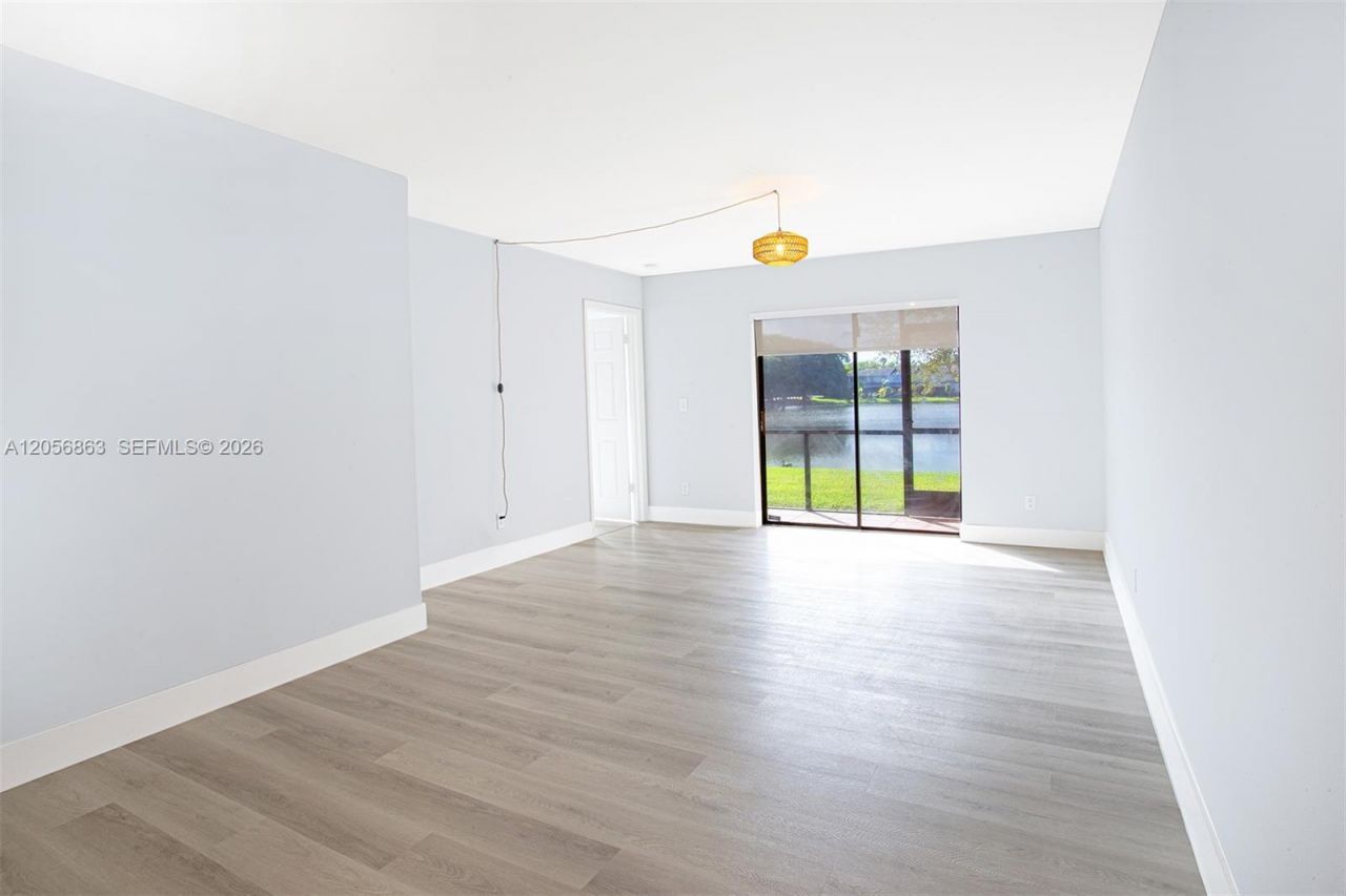 1000 NW 106th Ter, Unit 101, Pembroke Pines, FL 33026 Photo