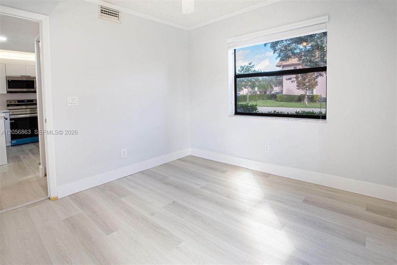 1000 NW 106th Ter, Unit 101, Pembroke Pines, FL 33026 Photo