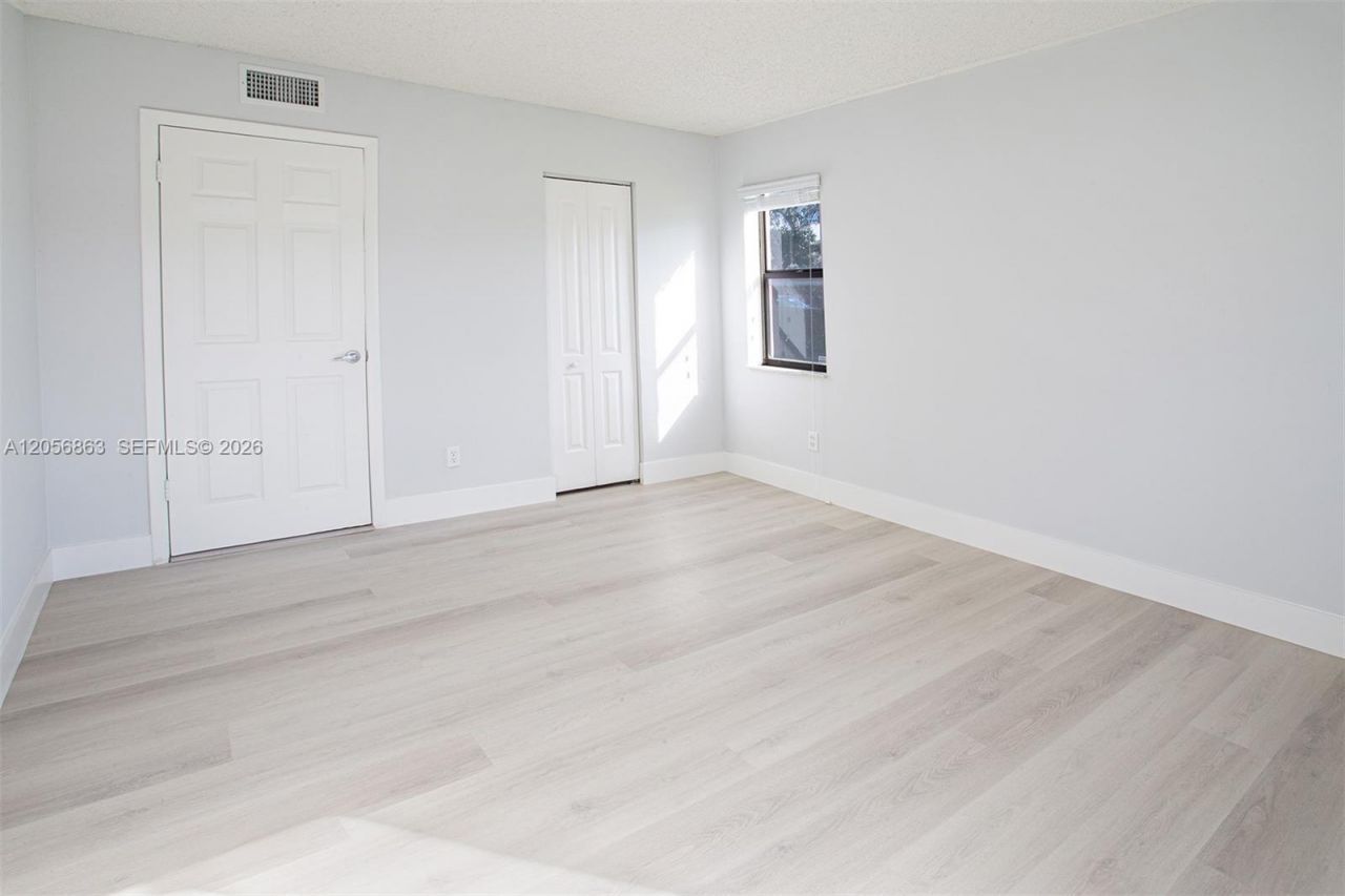 1000 NW 106th Ter, Unit 101, Pembroke Pines, FL 33026 Photo