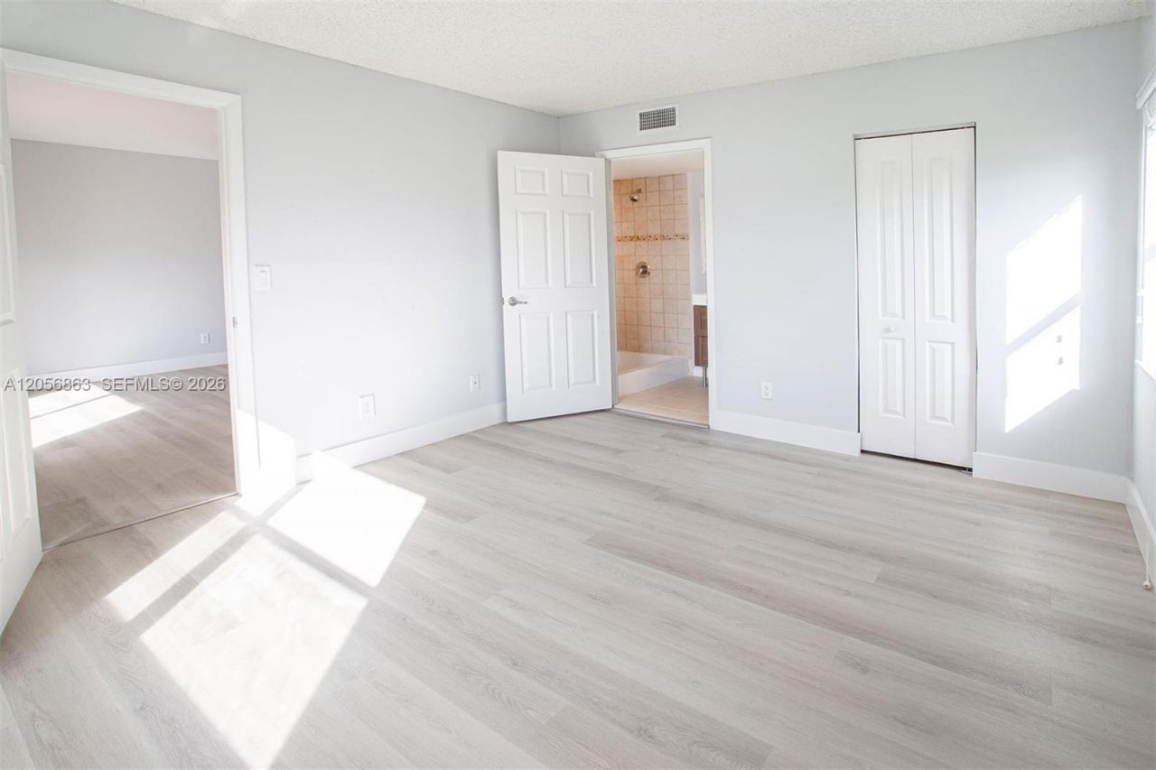 1000 NW 106th Ter, Unit 101, Pembroke Pines, FL 33026 Photo