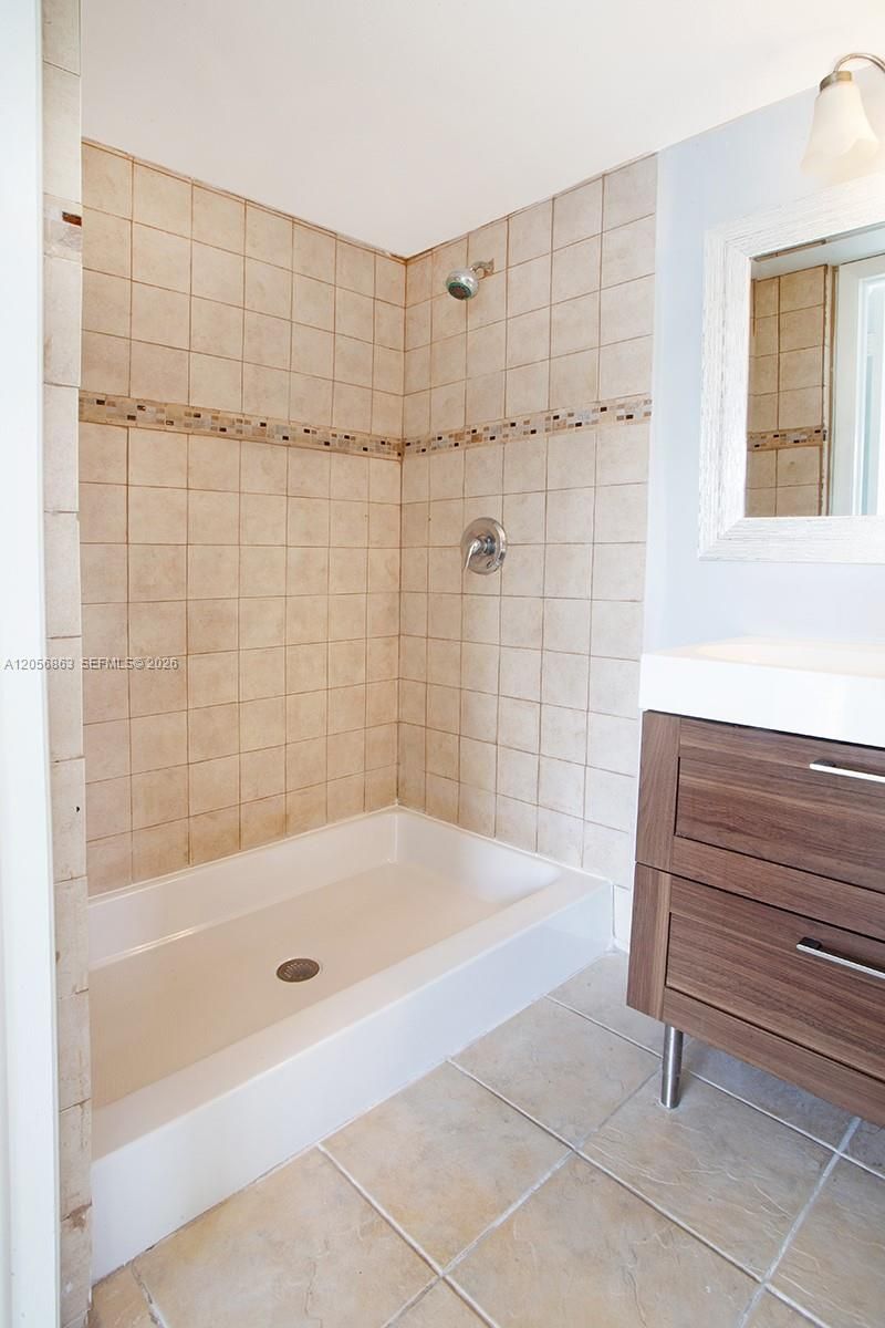 1000 NW 106th Ter, Unit 101, Pembroke Pines, FL 33026 Photo