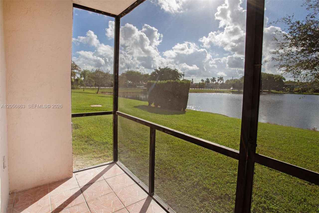 1000 NW 106th Ter, Unit 101, Pembroke Pines, FL 33026 Photo