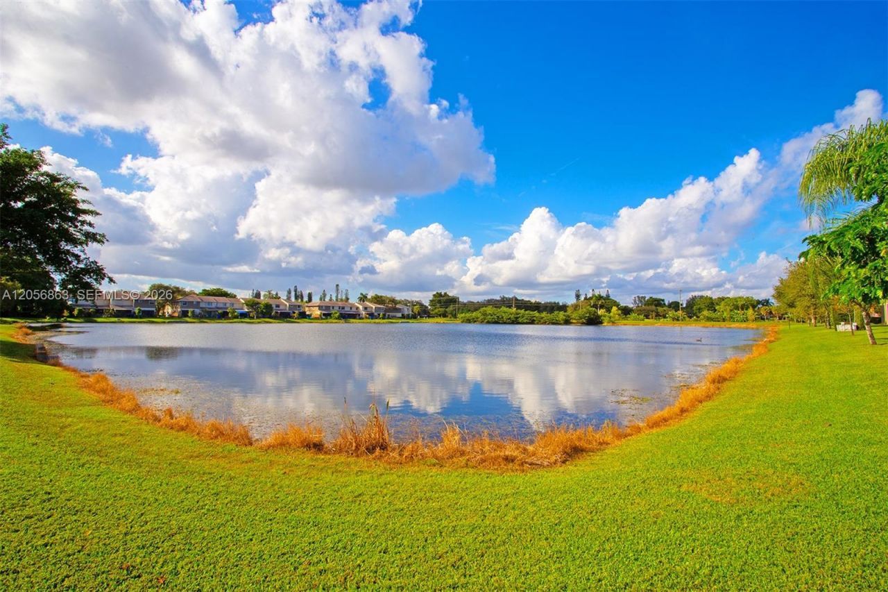 1000 NW 106th Ter, Unit 101, Pembroke Pines, FL 33026 Photo