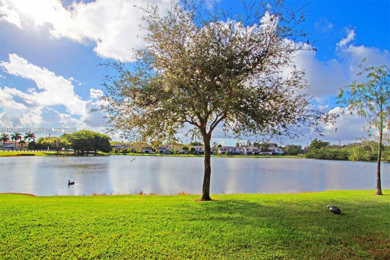 1000 NW 106th Ter, Unit 101, Pembroke Pines, FL 33026 Photo