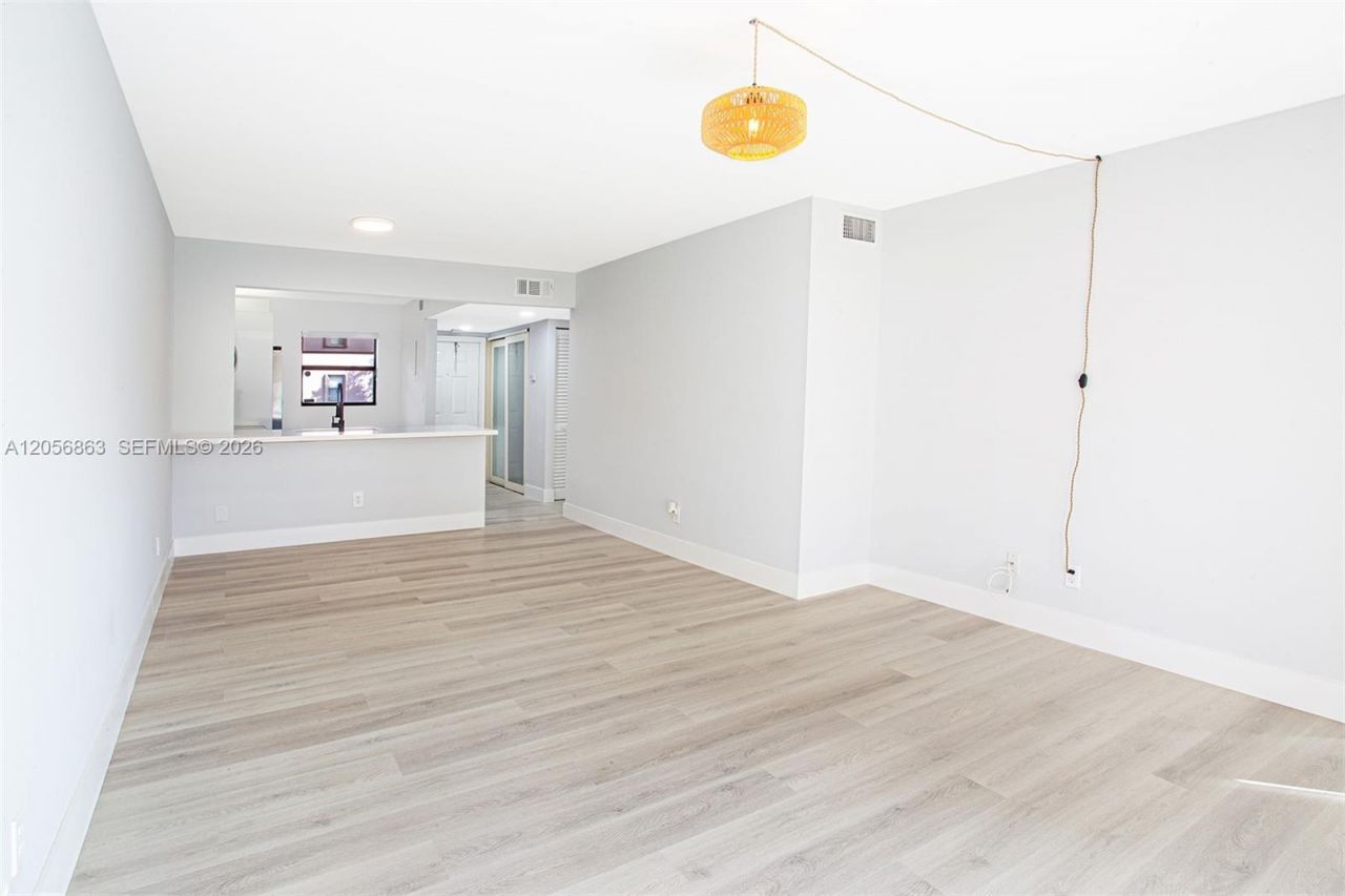 1000 NW 106th Ter, Unit 101, Pembroke Pines, FL 33026 Photo