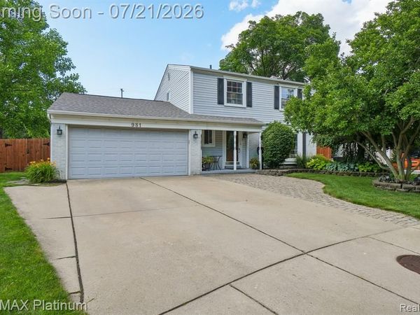 981 Shenandoah Court, Clawson, MI 48017