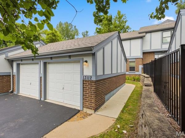 13112 Royal Pines Drive , Maryland Heights, MO 63146