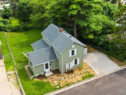 90 Sunset Avenue Glen Carbon, IL 62034