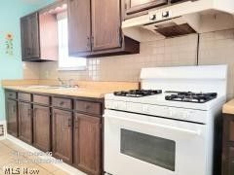 4318 W 60th Street, Cleveland, OH 44144 Photo 11