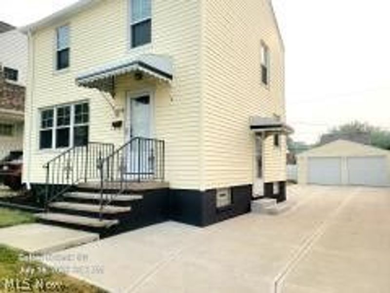 4318 W 60th Street, Cleveland, OH 44144 Photo 2