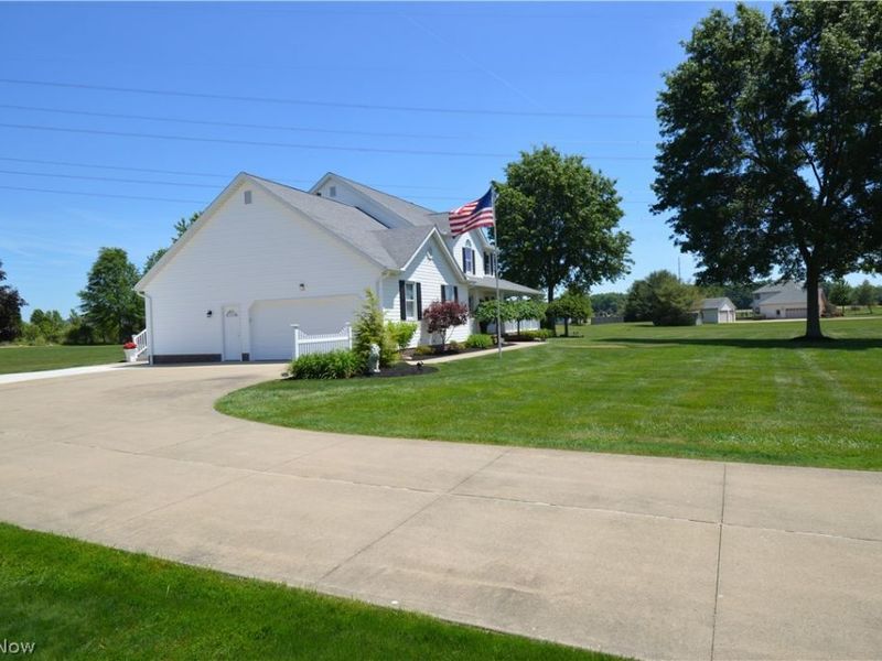 7600 Meadowood Drive, Canfield, OH 44406 Photo 13