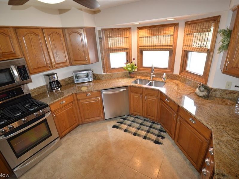 7600 Meadowood Drive, Canfield, OH 44406 Photo 14