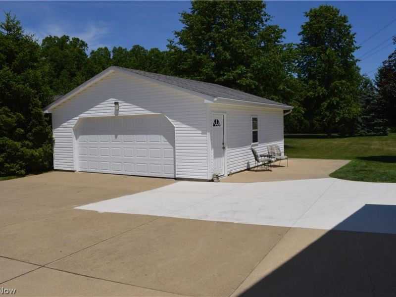 7600 Meadowood Drive, Canfield, OH 44406 Photo 4
