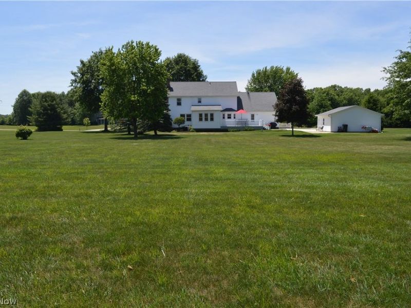 7600 Meadowood Drive, Canfield, OH 44406 Photo 5