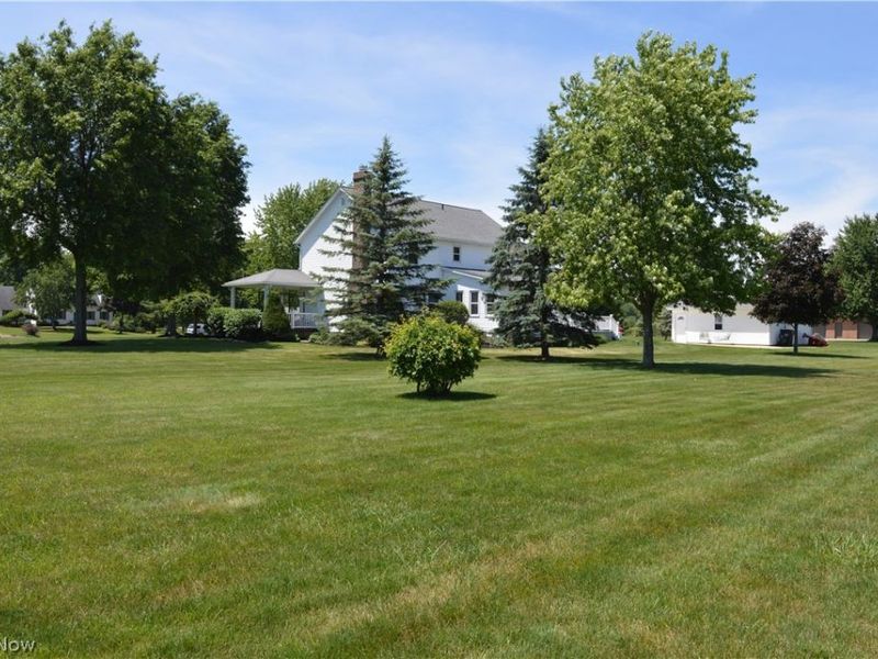 7600 Meadowood Drive, Canfield, OH 44406 Photo 6