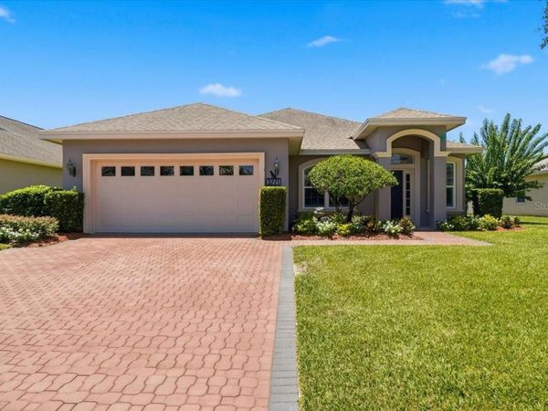 3221 OAK TREE LANE , WINTER HAVEN, FL 33884