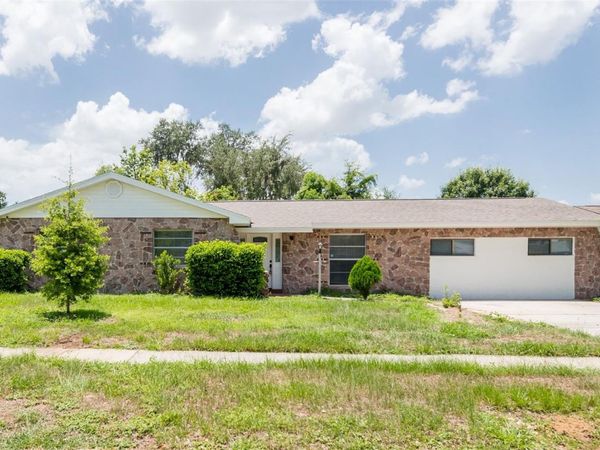 902 SHANGRI LA DRIVE , SEFFNER, FL 33584