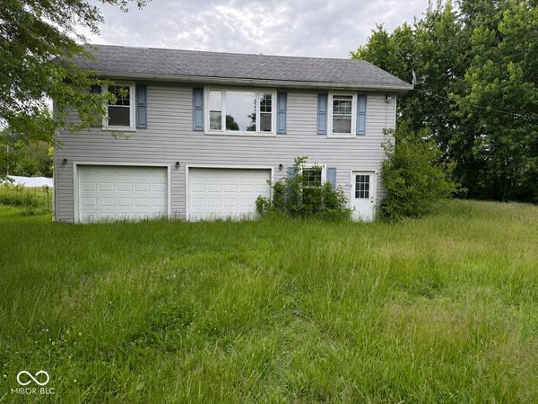 613 N 4th Street, Elwood, IN 46036