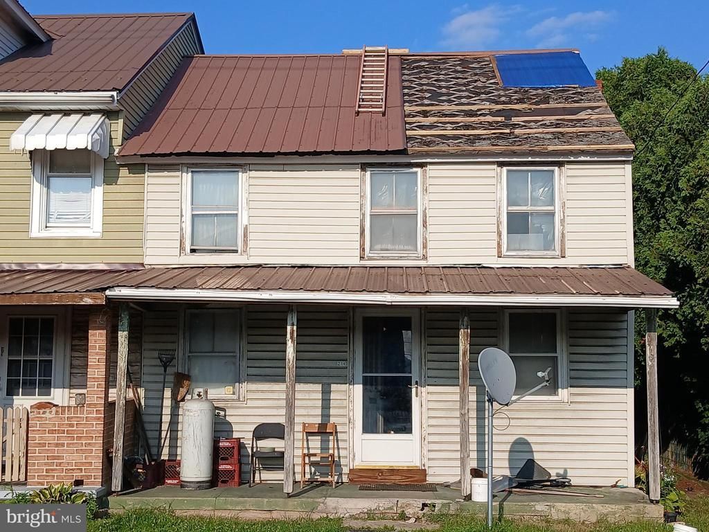 214 E RAILROAD AVENUE , NEW RINGGOLD, PA 17960