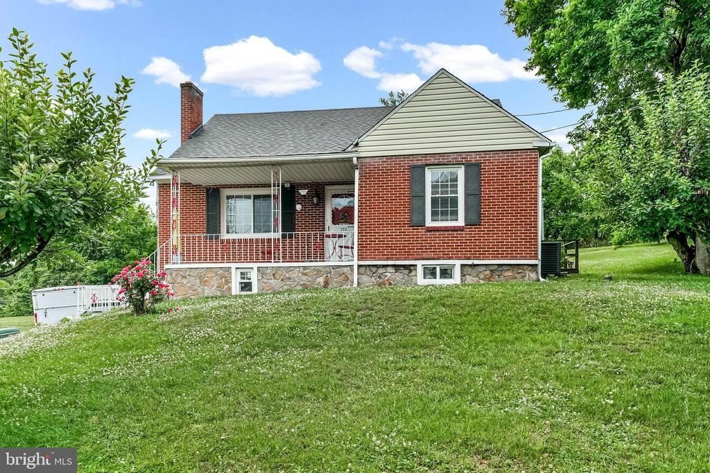 253 N GUERNSEY ROAD, WEST GROVE, PA 19390