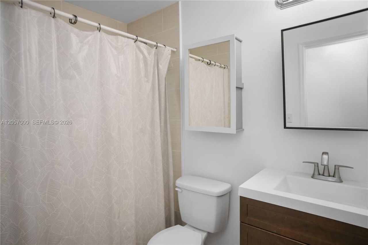 3021 NE 11th Ter , Pompano Beach, FL 33064 Photo