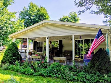 1407 Breeze Way East E, Newfane, NY 14108