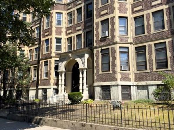 394 Riverway, Unit 3, Boston, MA 02115