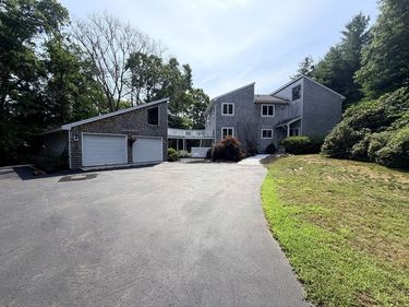 46 Holly Pond Rd, Marion, MA 02738