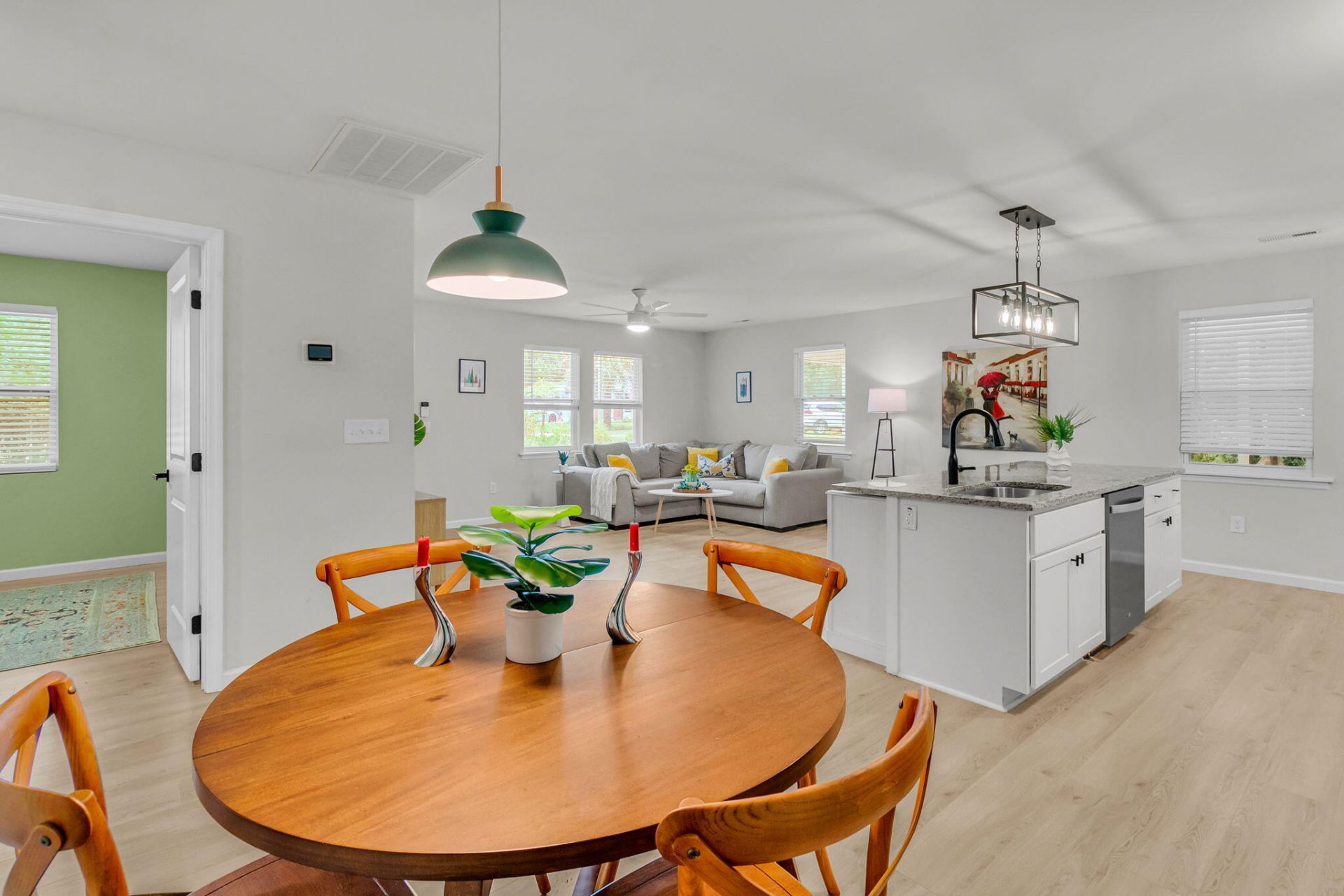 2090 Green Park Avenue Photo 10