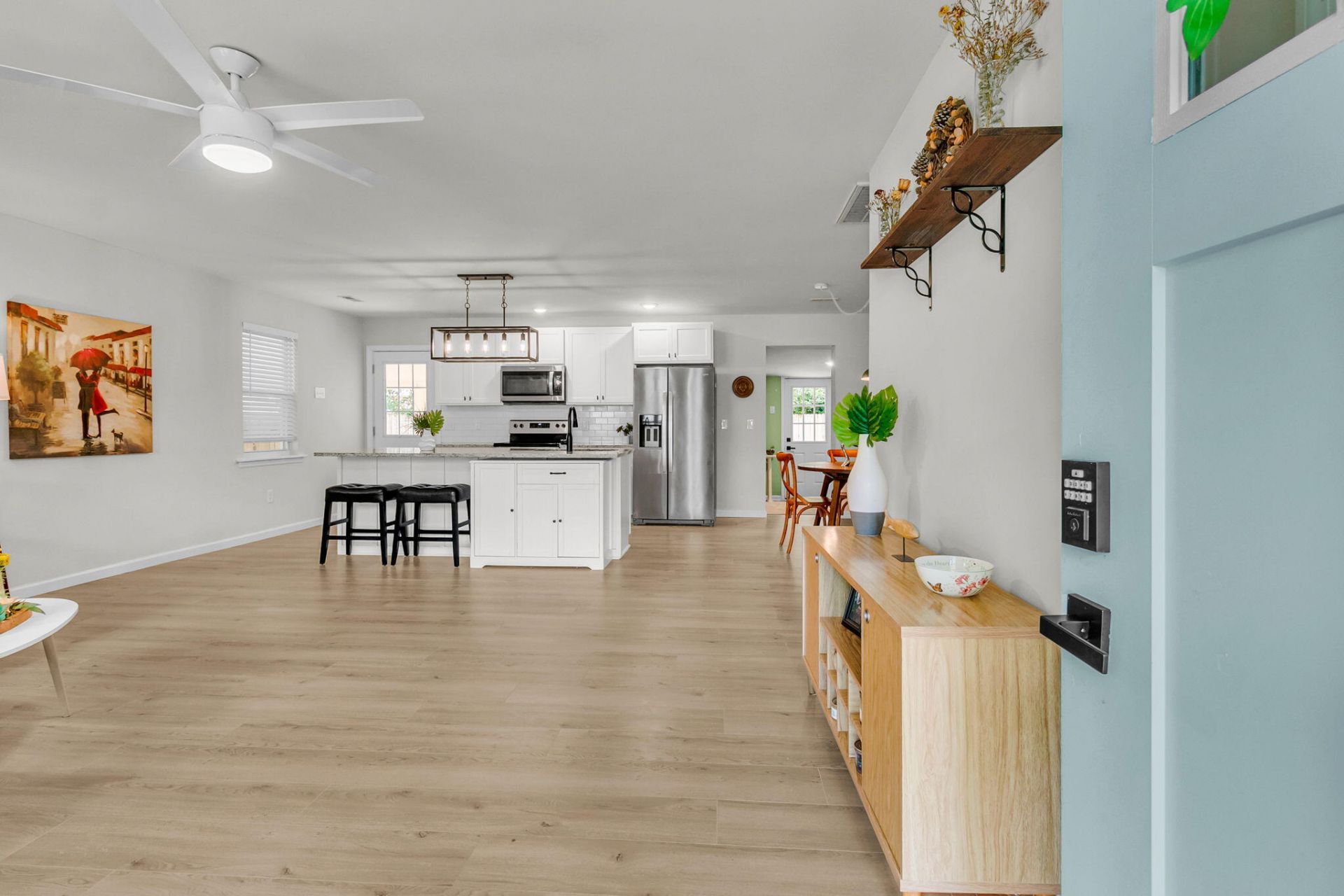 2090 Green Park Avenue Photo 2