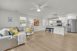 2090 Green Park Avenue photo 4