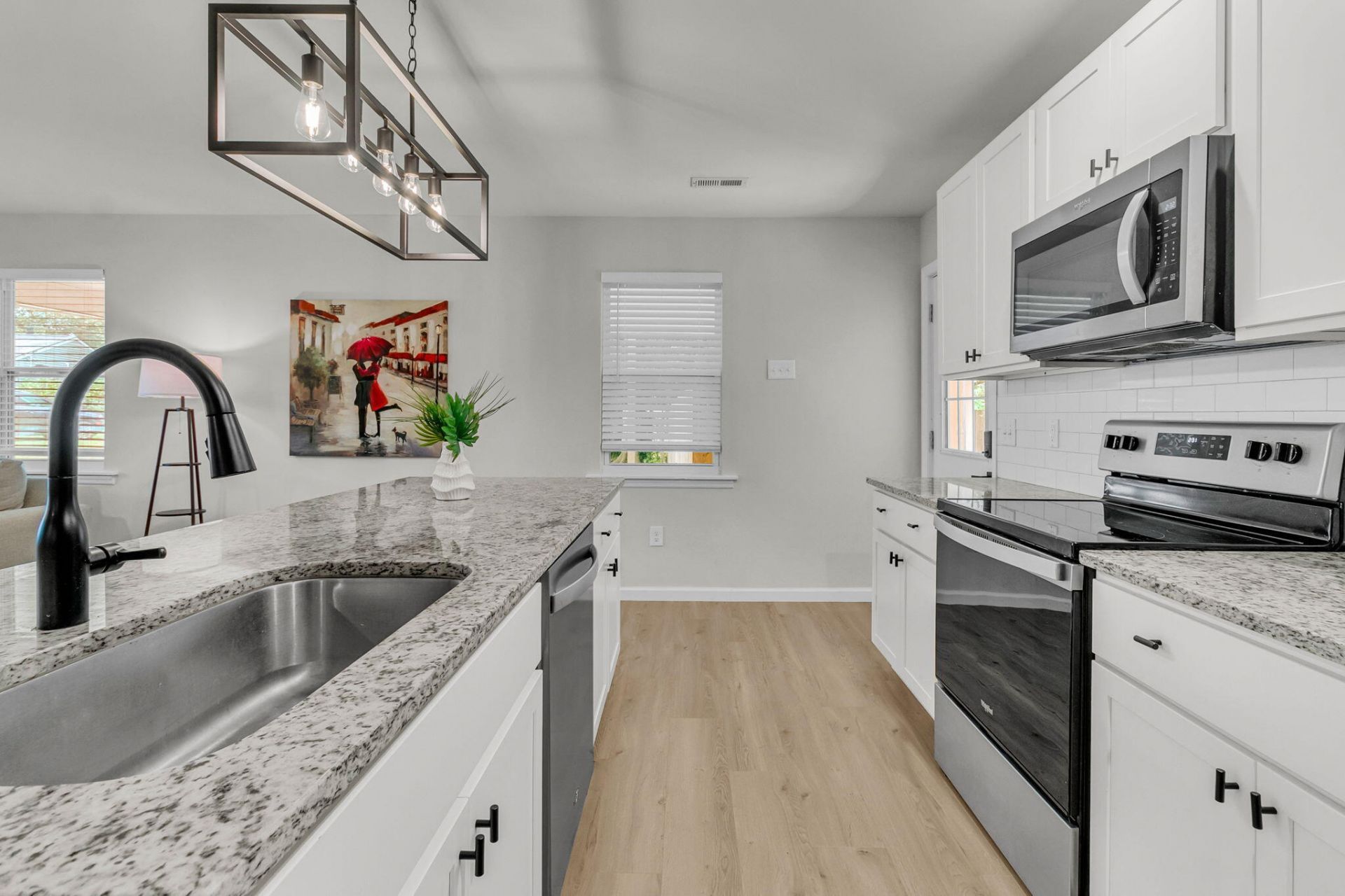2090 Green Park Avenue Photo 9