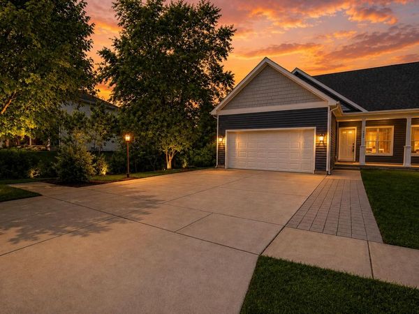 1828 S Creekside Court , Westville, IN 46391