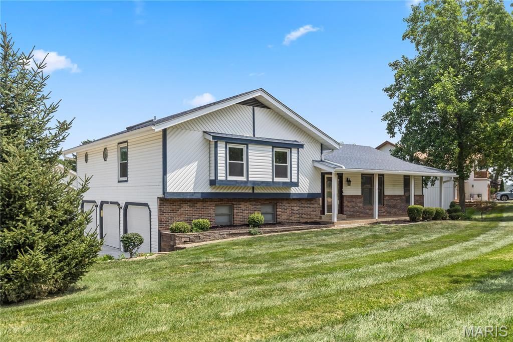 3 Harbor Point Court, Lake Saint Louis, MO 63367 Main Photo