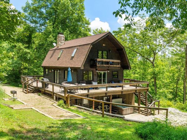 26060 Wildcat Hollow Road, Rockbridge, OH 43149