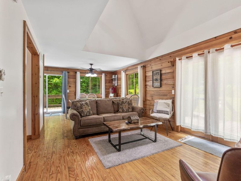 26060 Wildcat Hollow Road, Rockbridge, OH 43149 Photo 15