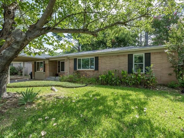 828 Billie Ruth Lane , Hurst, TX 76053