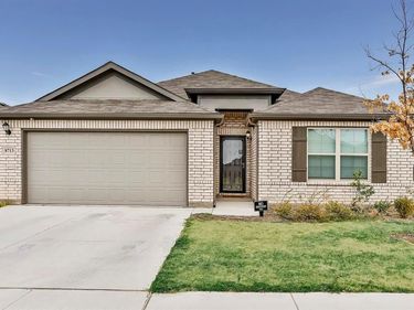 8713 Rock Hibiscus Drive, Fort Worth, TX 76131