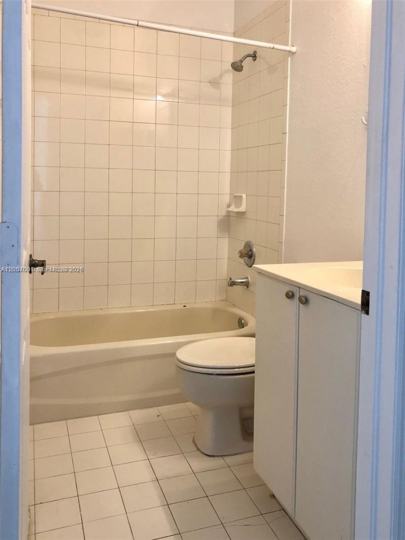 8527 NW 108th Ave , Unit 4-41, Doral, FL 33178 Photo