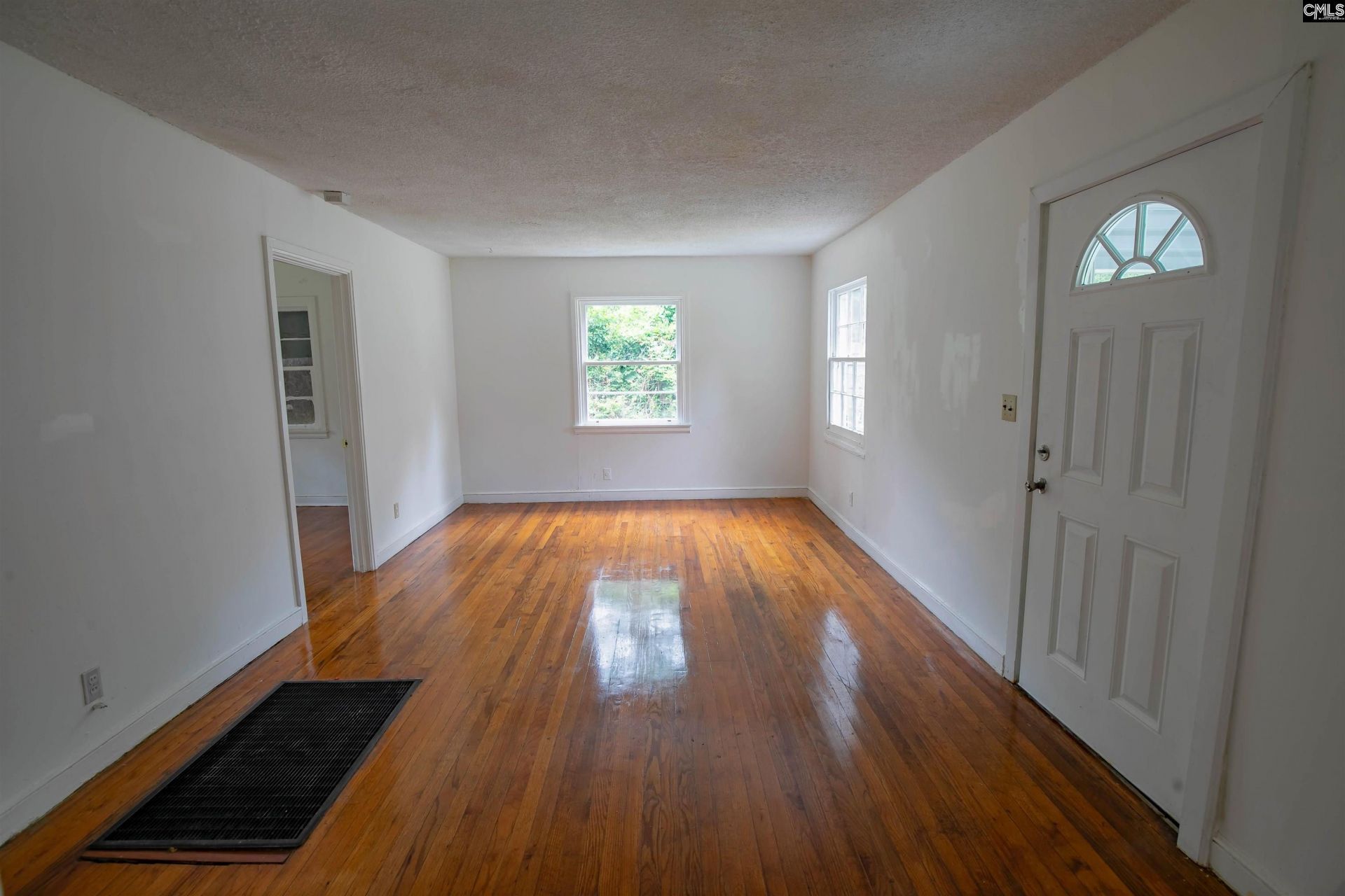 240 Pineneedle Street  Photo 10