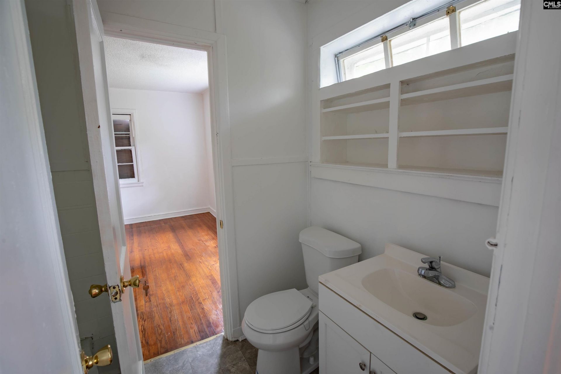 240 Pineneedle Street  Photo 12