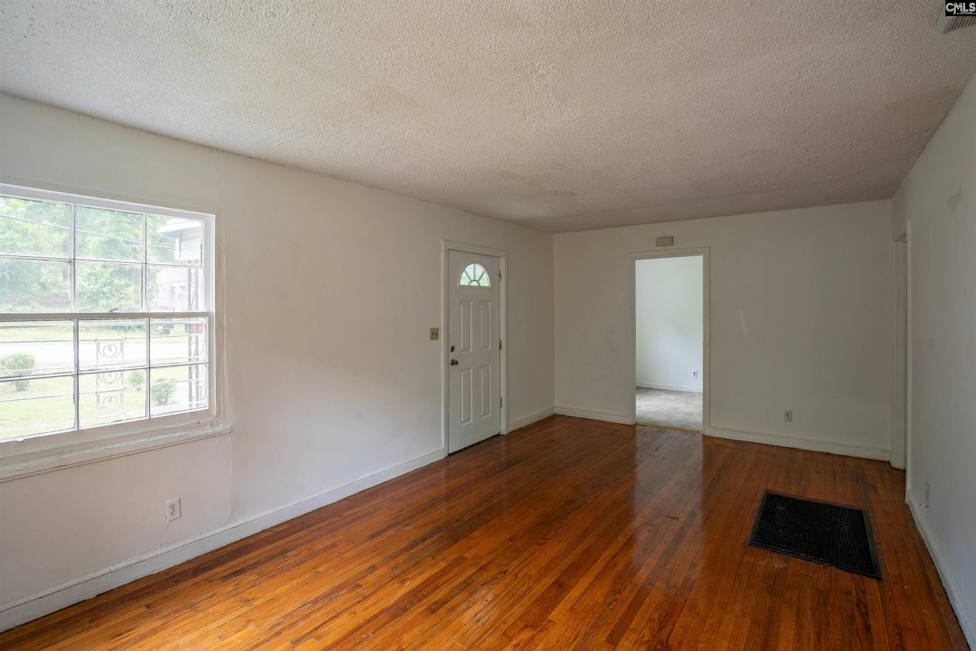 240 Pineneedle Street  Photo 15