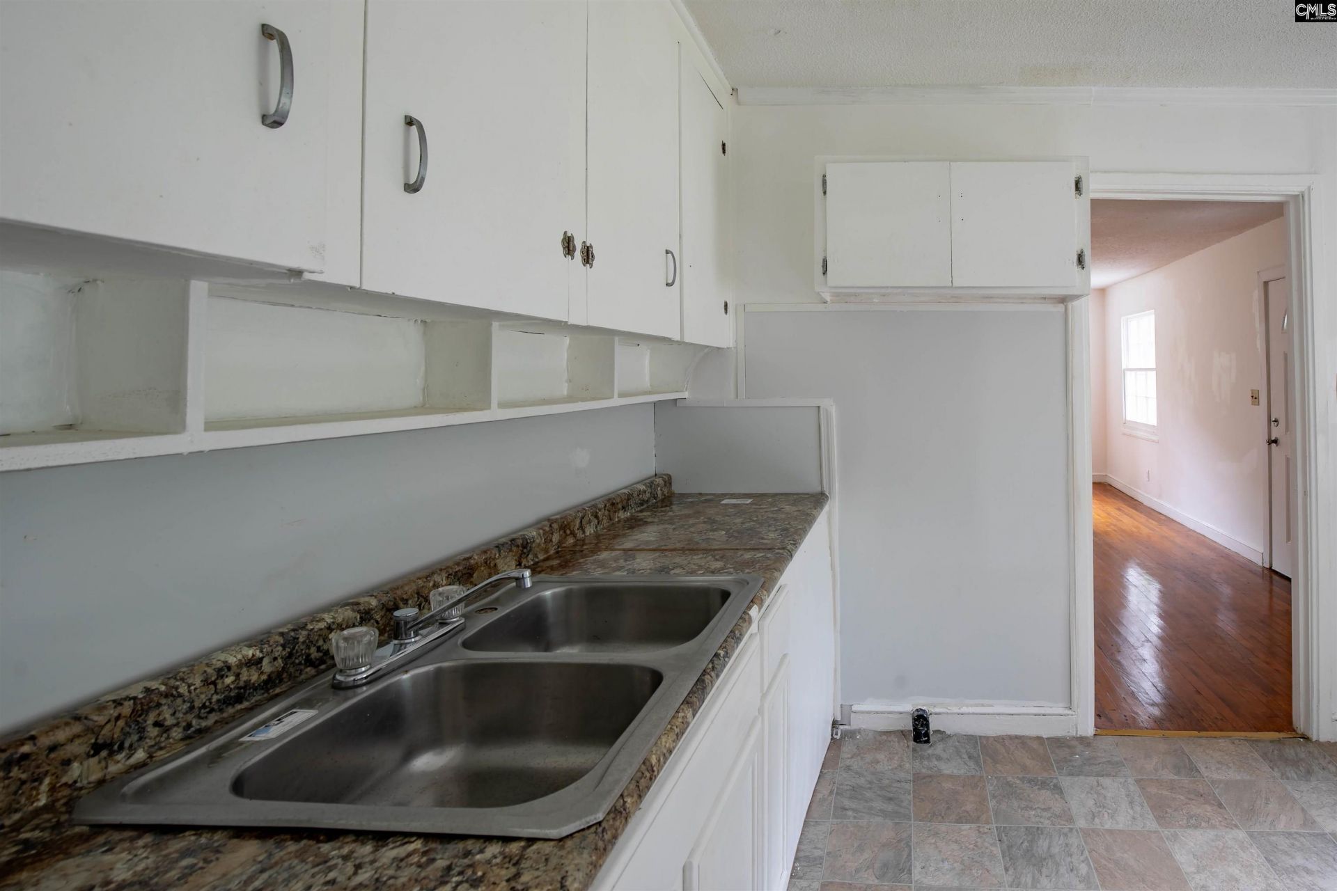 240 Pineneedle Street  Photo 18