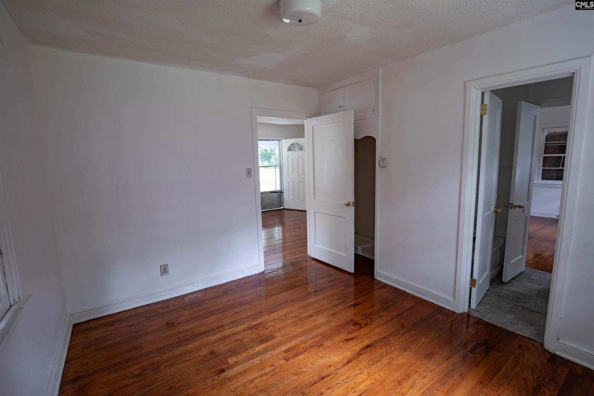 240 Pineneedle Street  Photo 7