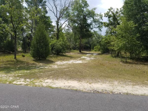 4390 Leisure Lakes Drive , Chipley, FL 32428
